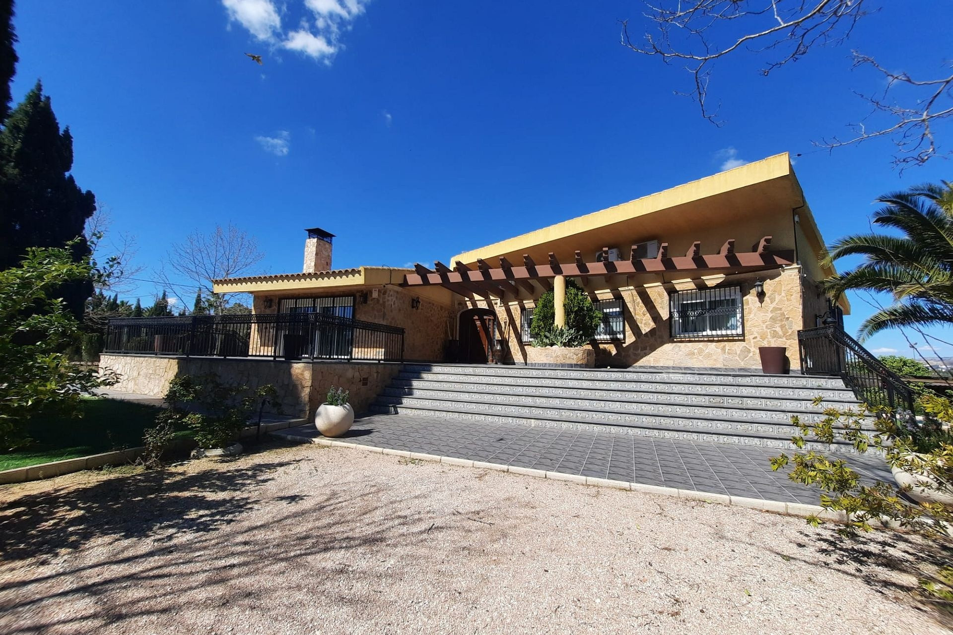 Herverkoop - Villa -
Sax