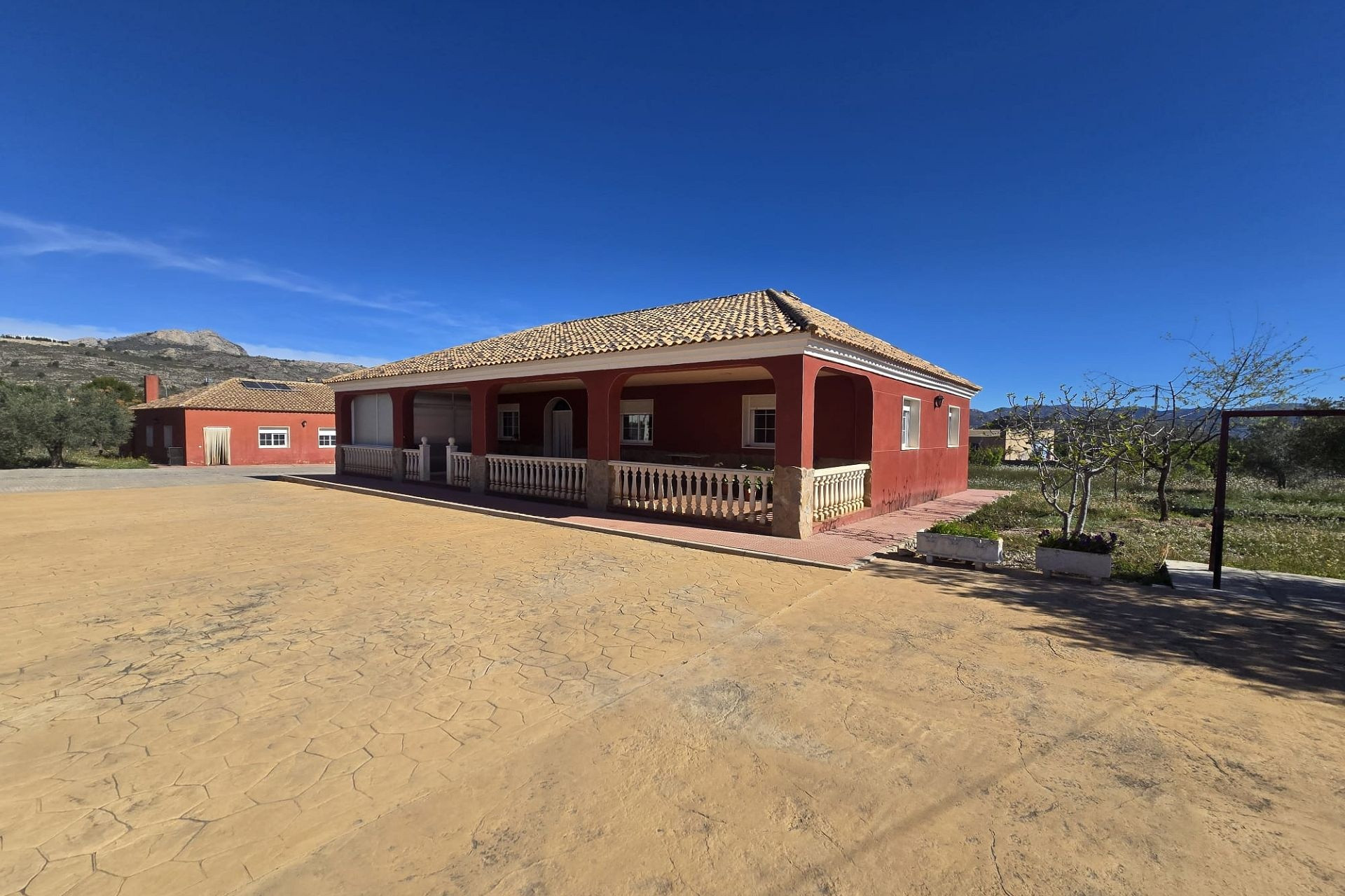 Herverkoop - Villa -
Sax