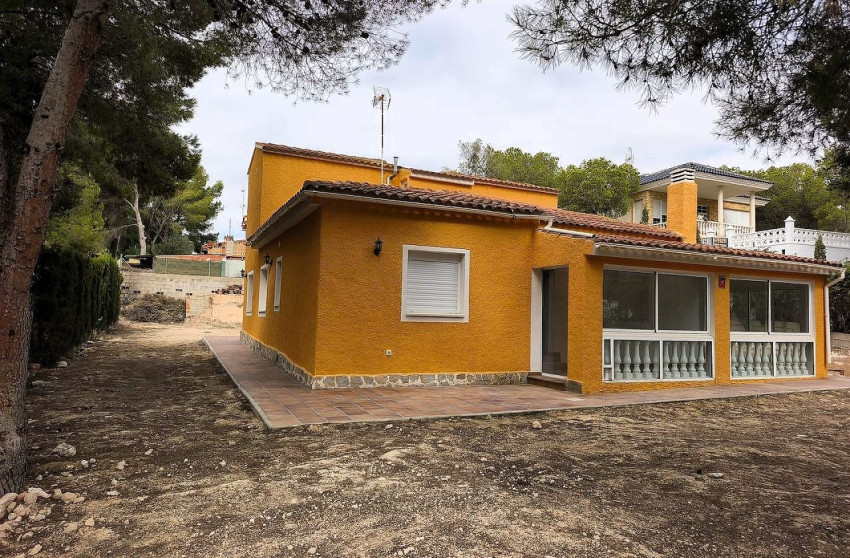 Herverkoop - Villa -
Tibi