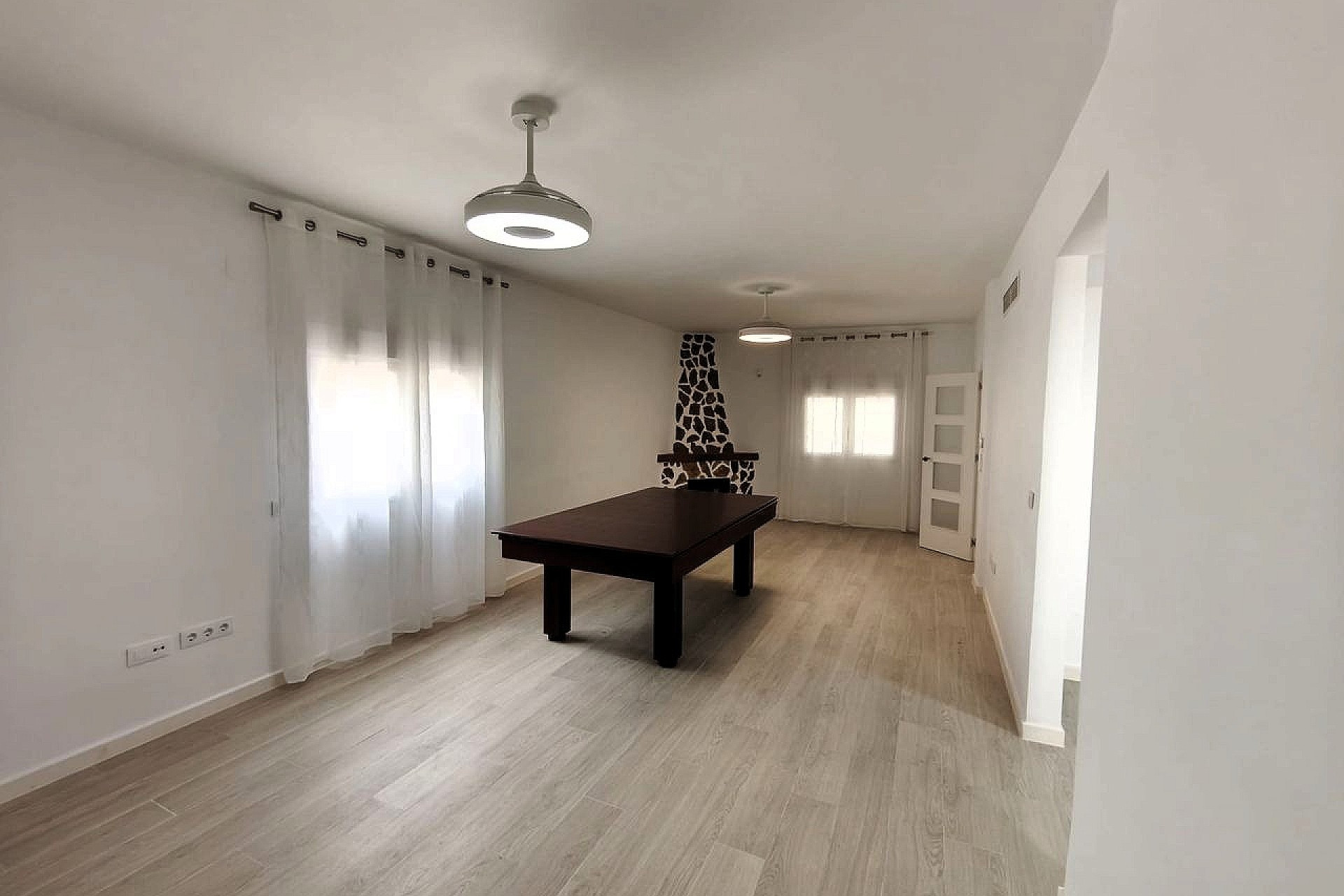 Herverkoop - Villa -
Tibi