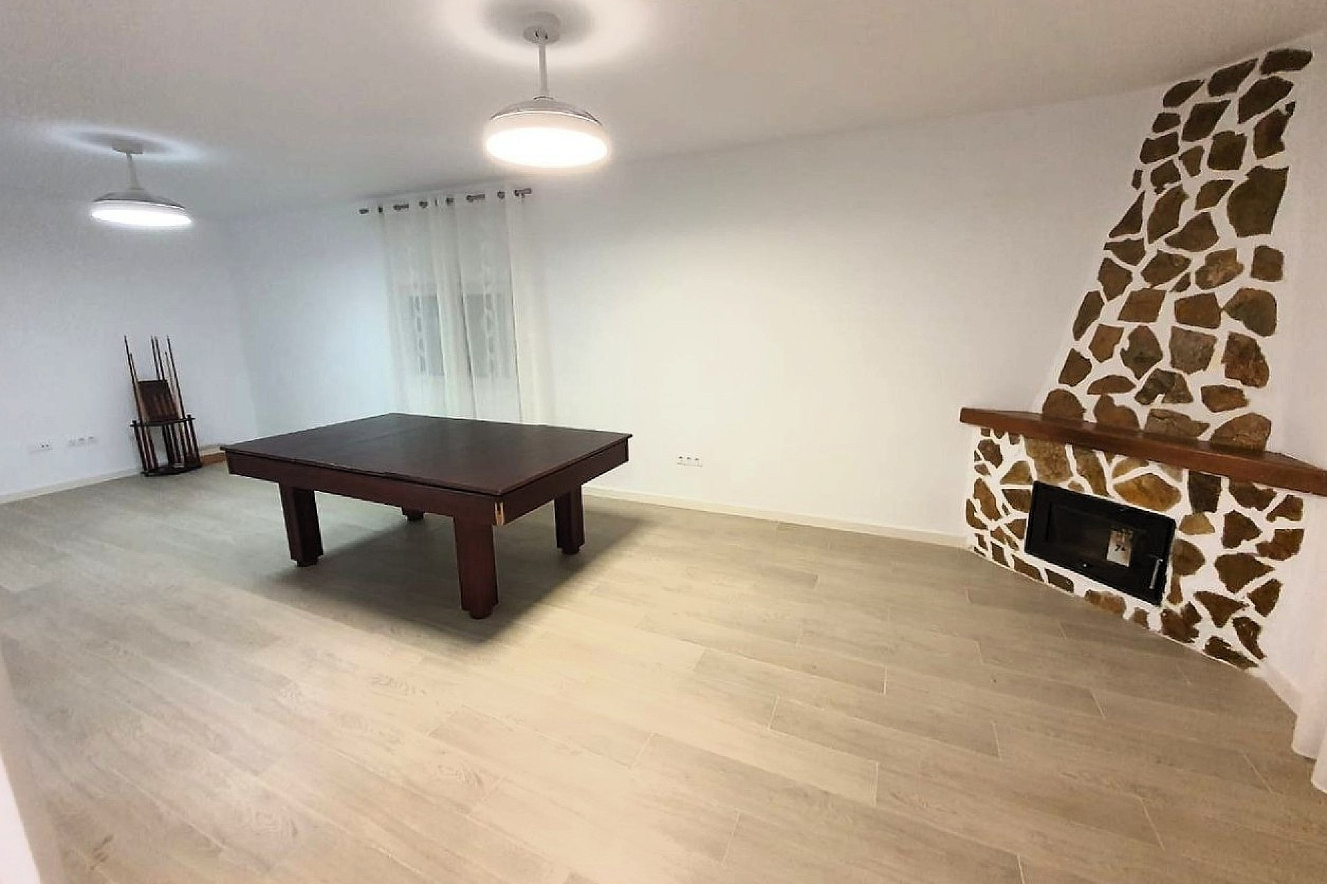 Herverkoop - Villa -
Tibi