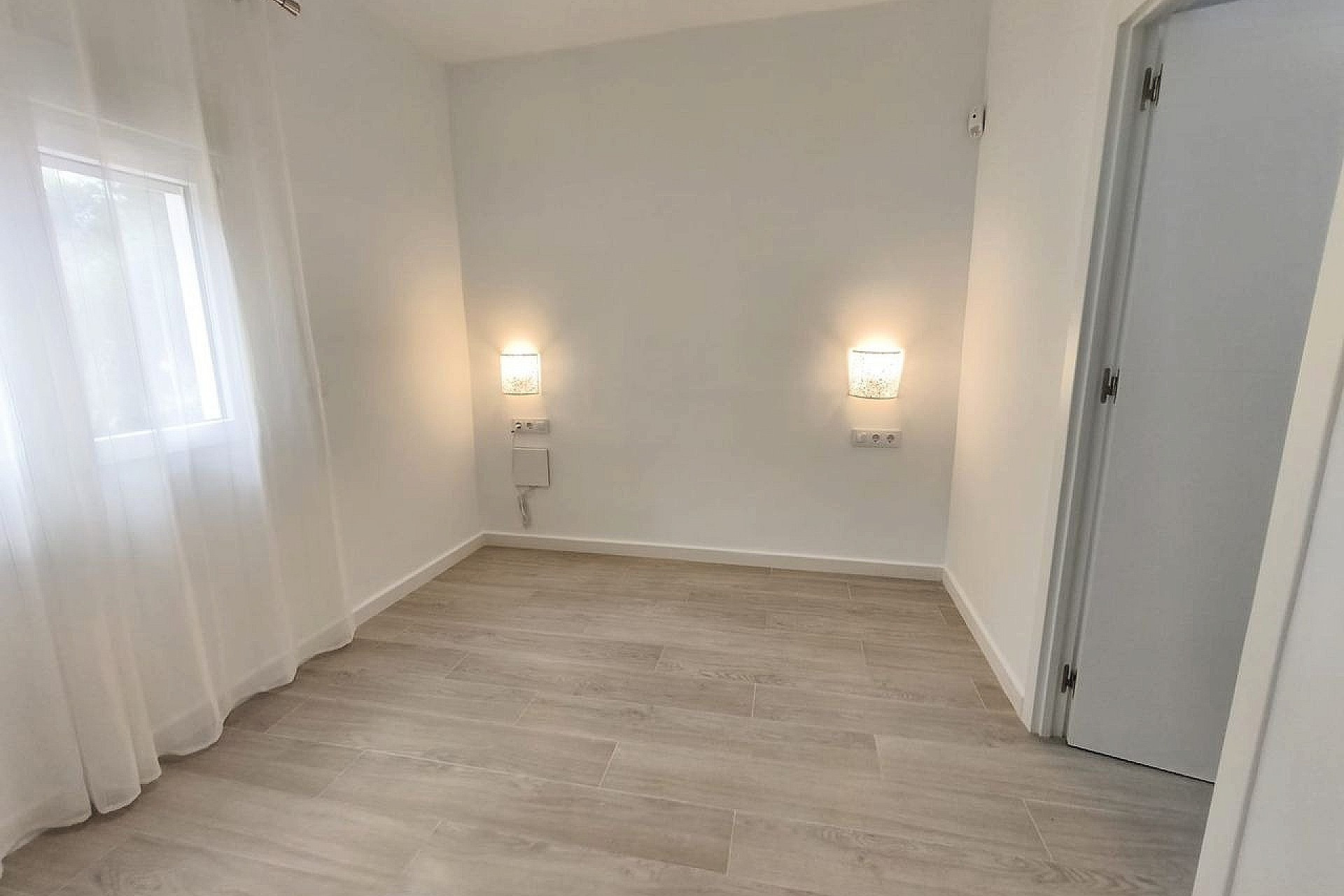 Herverkoop - Villa -
Tibi