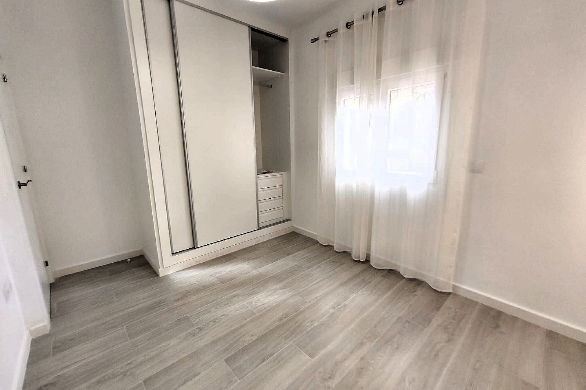 Herverkoop - Villa -
Tibi