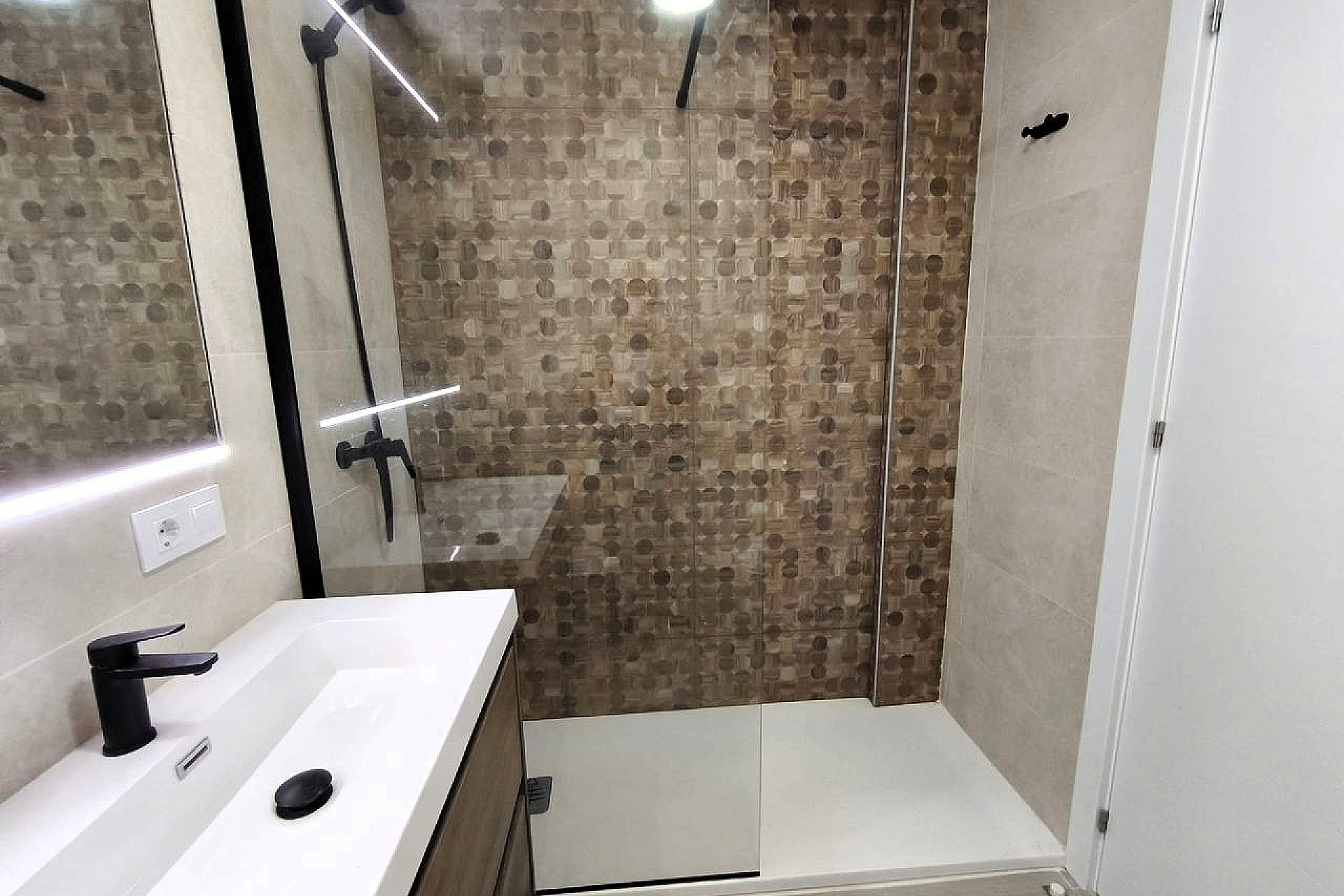 Herverkoop - Villa -
Tibi