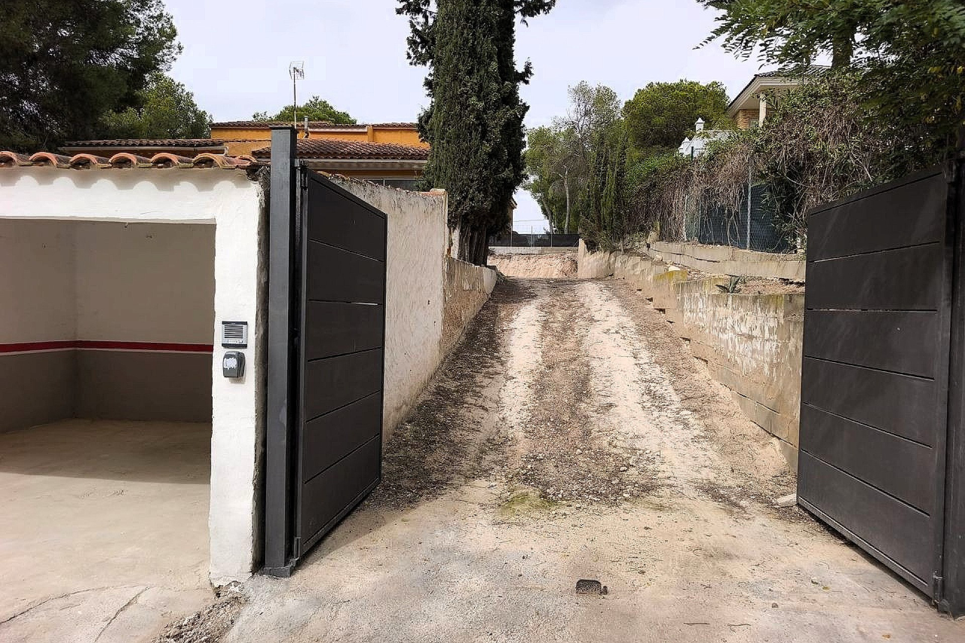 Herverkoop - Villa -
Tibi