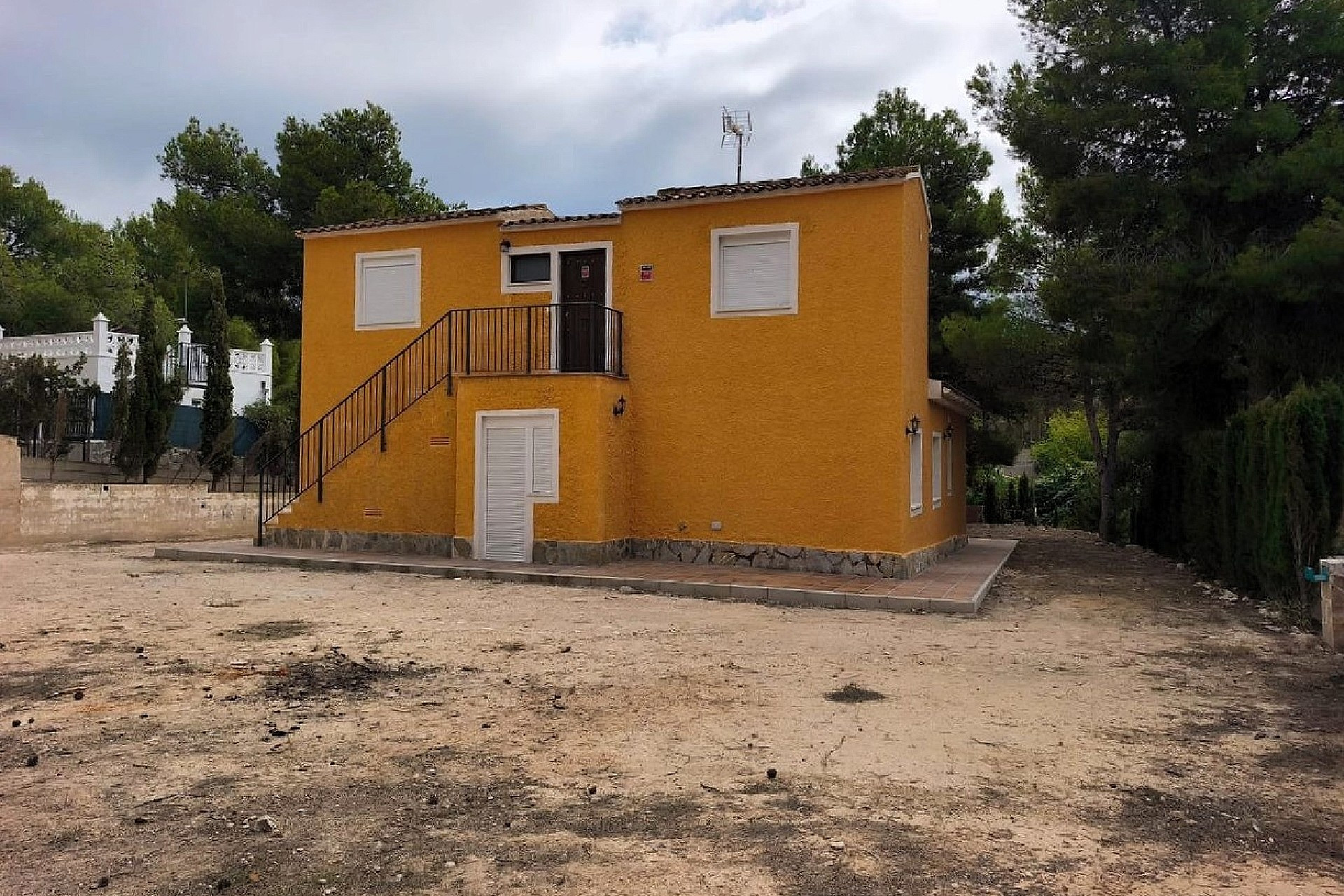 Herverkoop - Villa -
Tibi