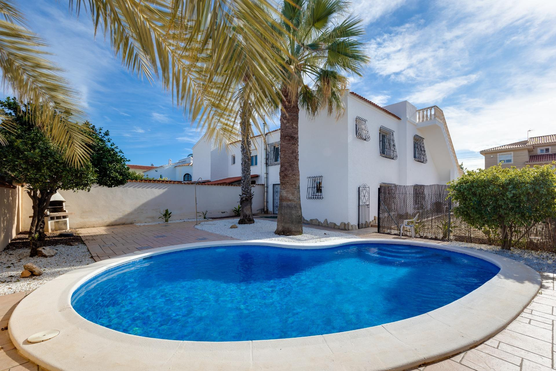 Herverkoop - Villa -
Torrevieja - La Siesta - El Salado - Torreta