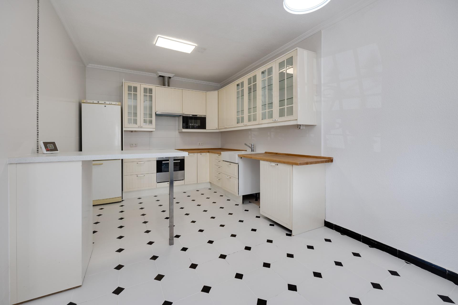 Herverkoop - Villa -
Torrevieja - La Siesta - El Salado - Torreta