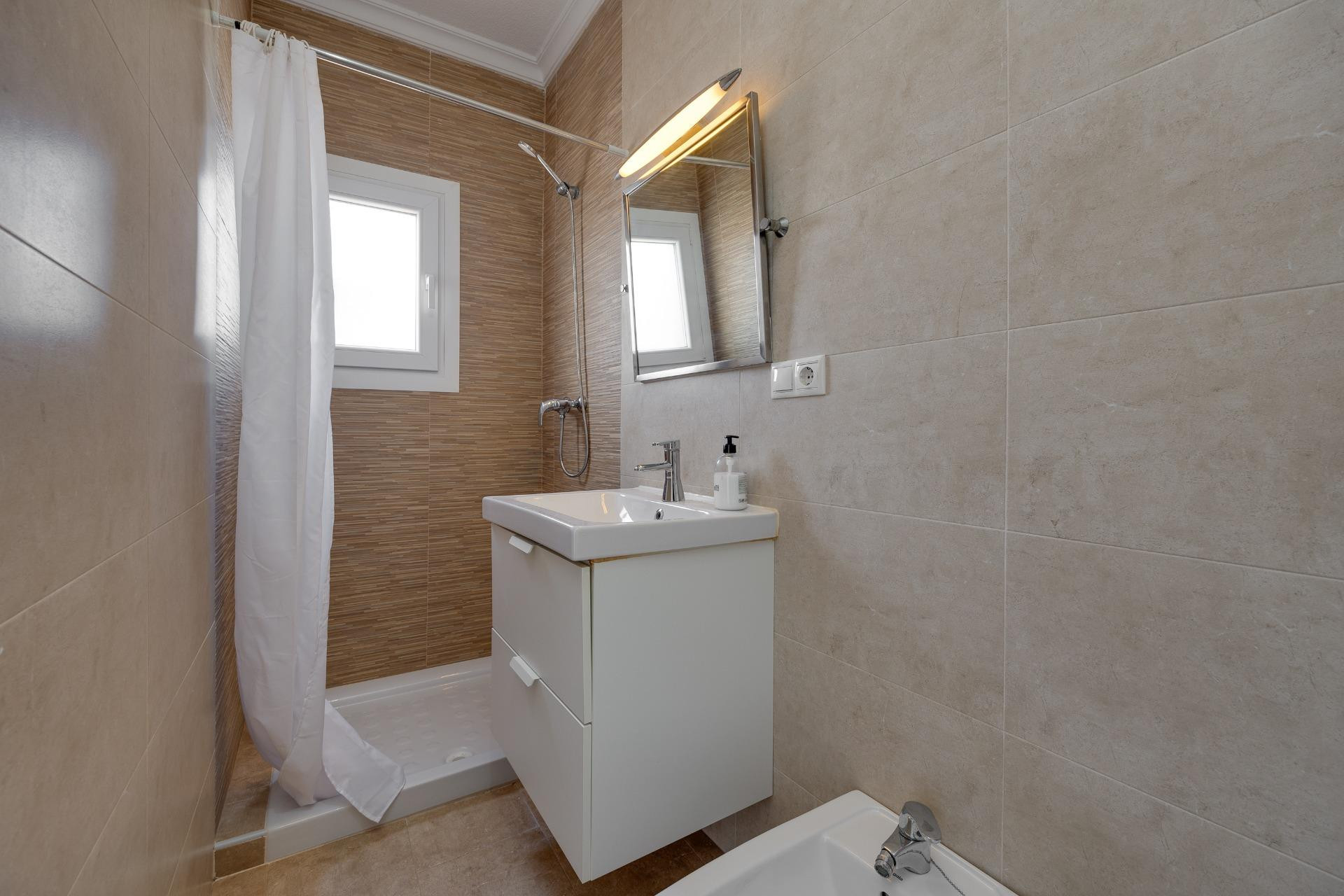 Herverkoop - Villa -
Torrevieja - La Siesta - El Salado - Torreta