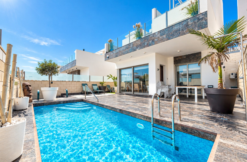 Herverkoop - Villa -
Villamartín - Costa Blanca