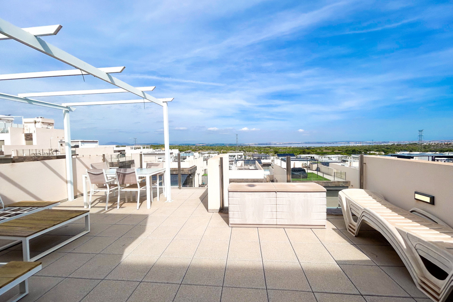 Herverkoop - Villa -
Villamartín - Costa Blanca