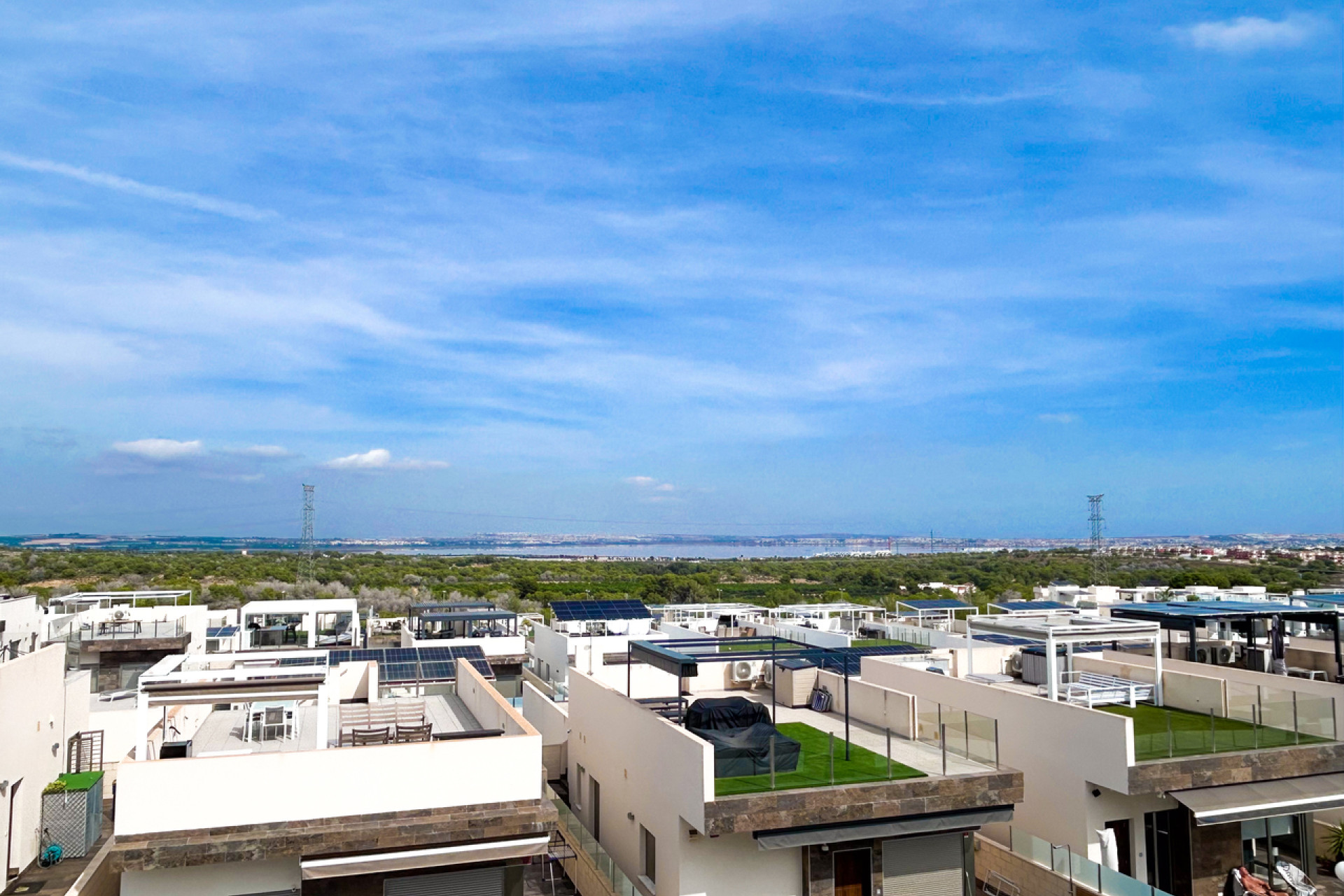 Herverkoop - Villa -
Villamartín - Costa Blanca