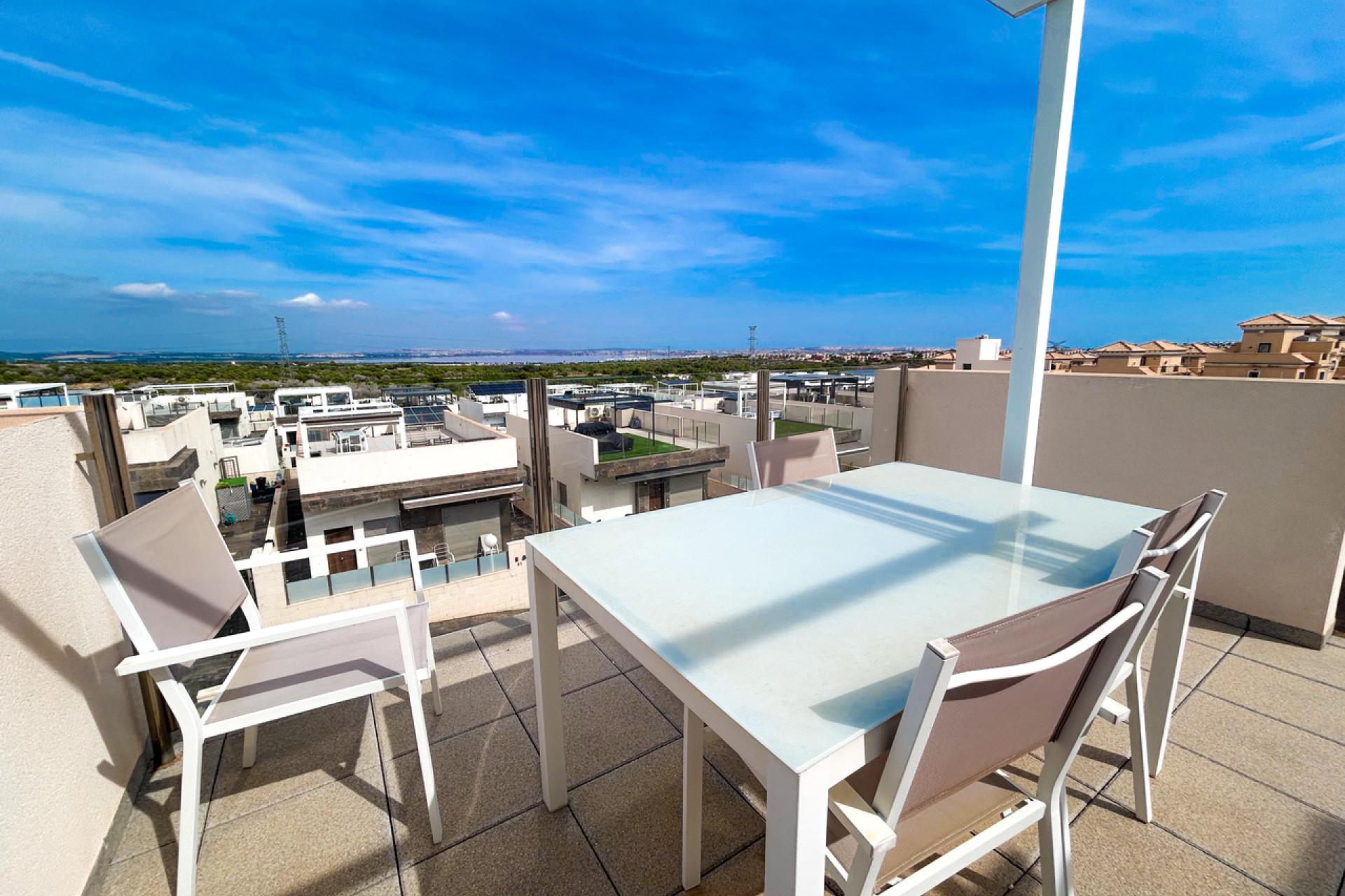 Herverkoop - Villa -
Villamartín - Costa Blanca