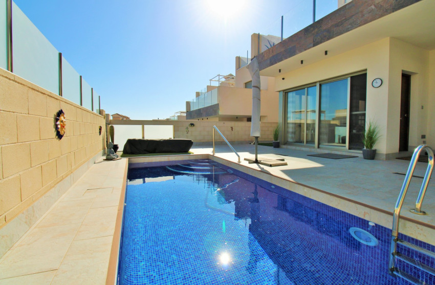 Herverkoop - Villa -
Villamartín