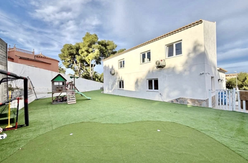 Herverkoop - Villa -
Villamartín