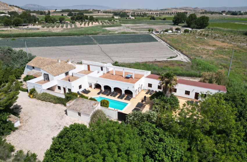 Herverkoop - Villa -
Villena - Inland