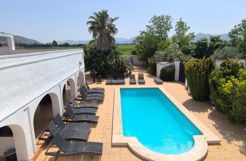 Herverkoop - Villa -
Villena - Inland
