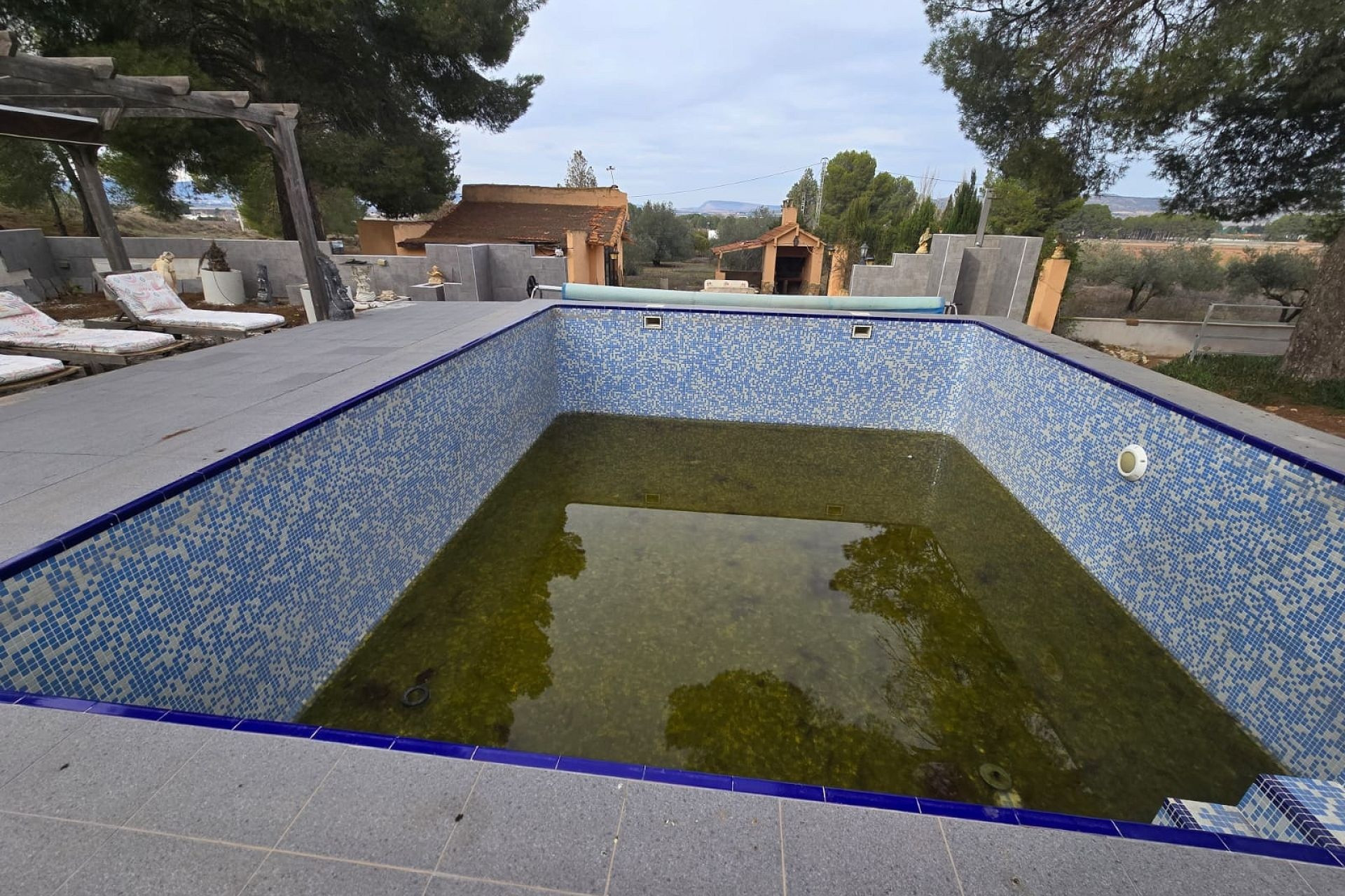 Herverkoop - Villa -
Villena
