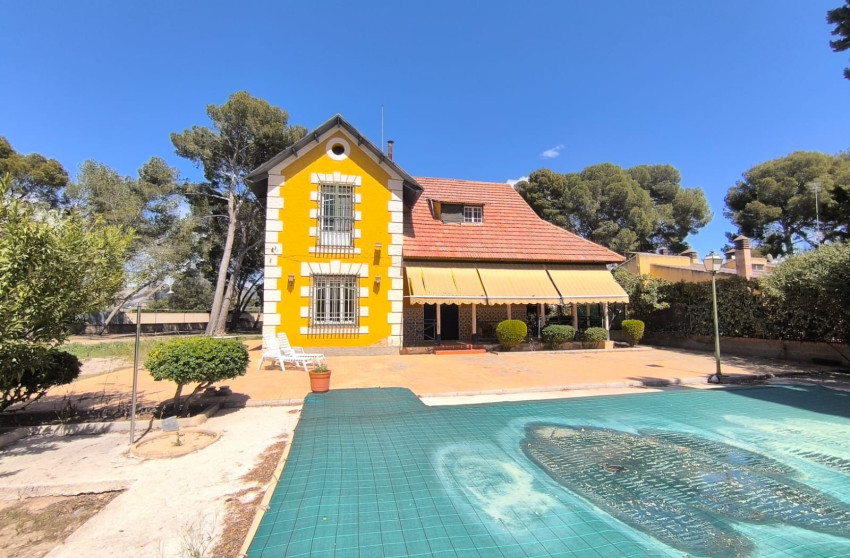 Herverkoop - Villa -
Yecla - Inland