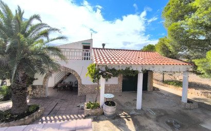 Maison de campagne - Revente -
            Yecla - 47461