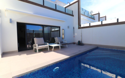 Maison mitoyenne - Revente -
            Benijofar - VRE-84056