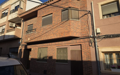 Maison mitoyenne - Revente -
            Salinas - 37887