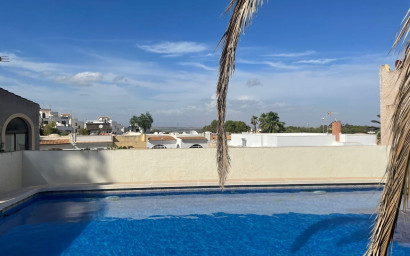 Maison mitoyenne - Revente -
            Torrevieja - 11486