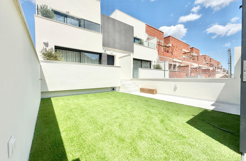 New Build - Townhouse -
Cox - San Fernando
