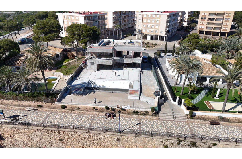 Nieuwbouw - Villa -
Punta Prima