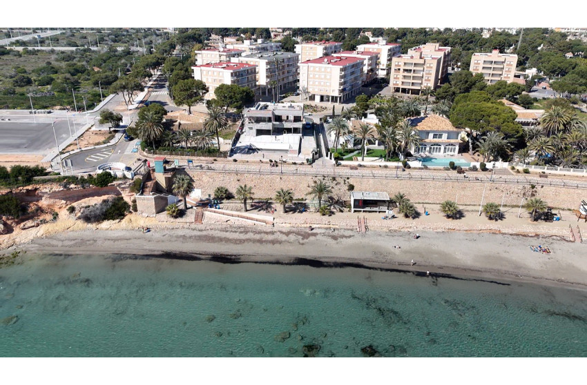 Nieuwbouw - Villa -
Punta Prima