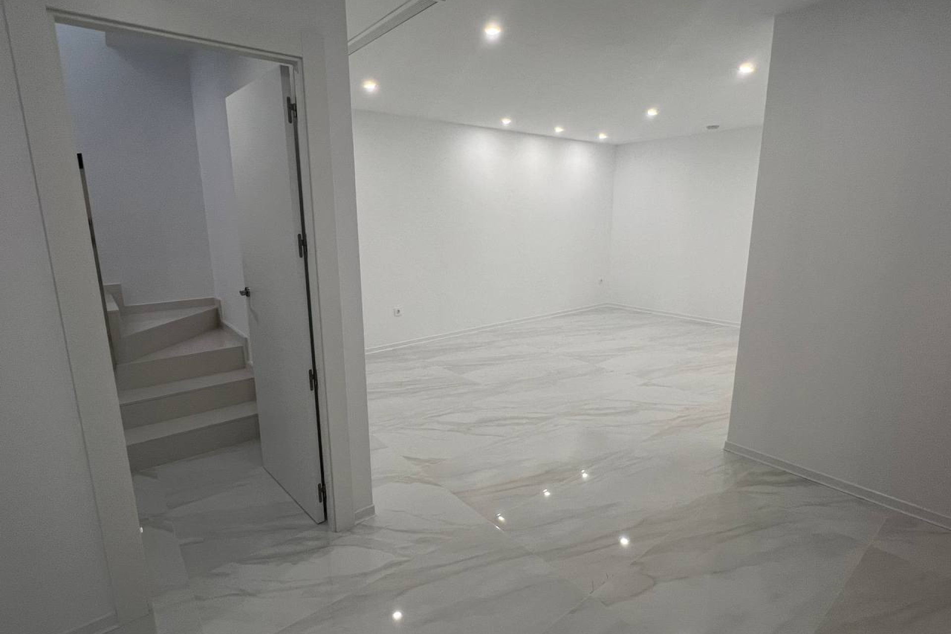 Nouvelle construction - Villa -
Entre Naranjos - Vistabella