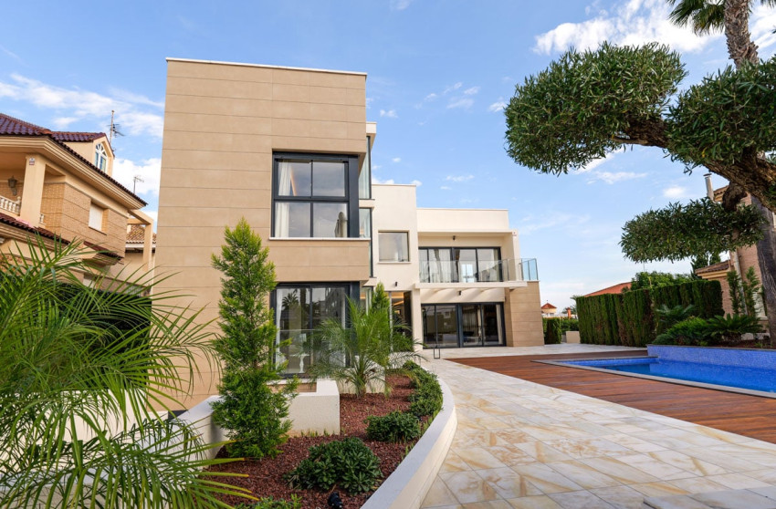 Nouvelle construction - Villa -
Torrevieja