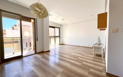 Plat - Herverkoop - Santa Pola - Costa Blanca