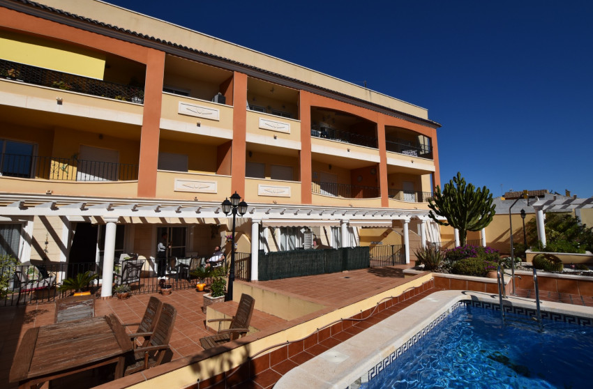 Resale - Apartment -
Algorfa