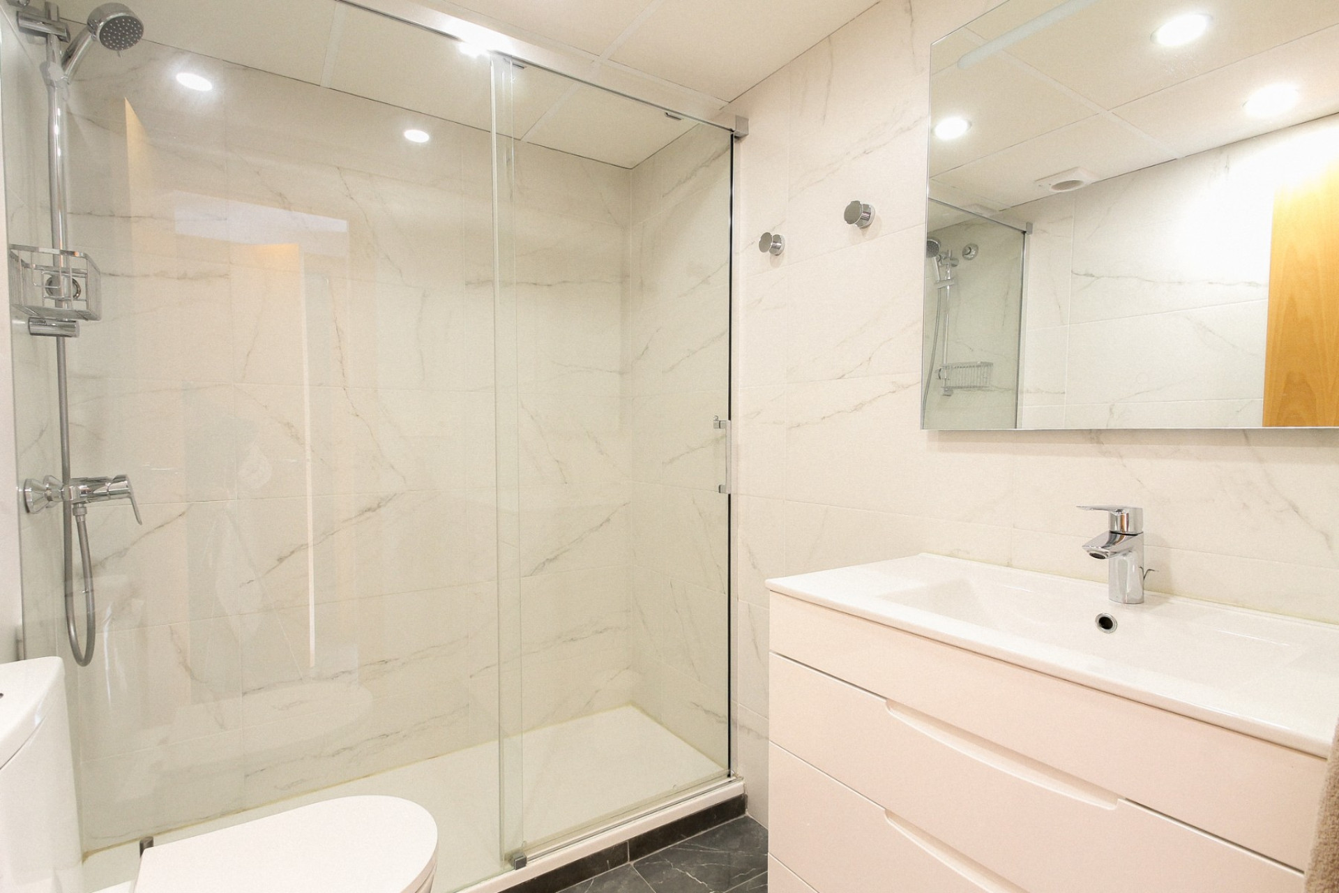 Resale - Apartment -
Alicante - Carolinas Altas