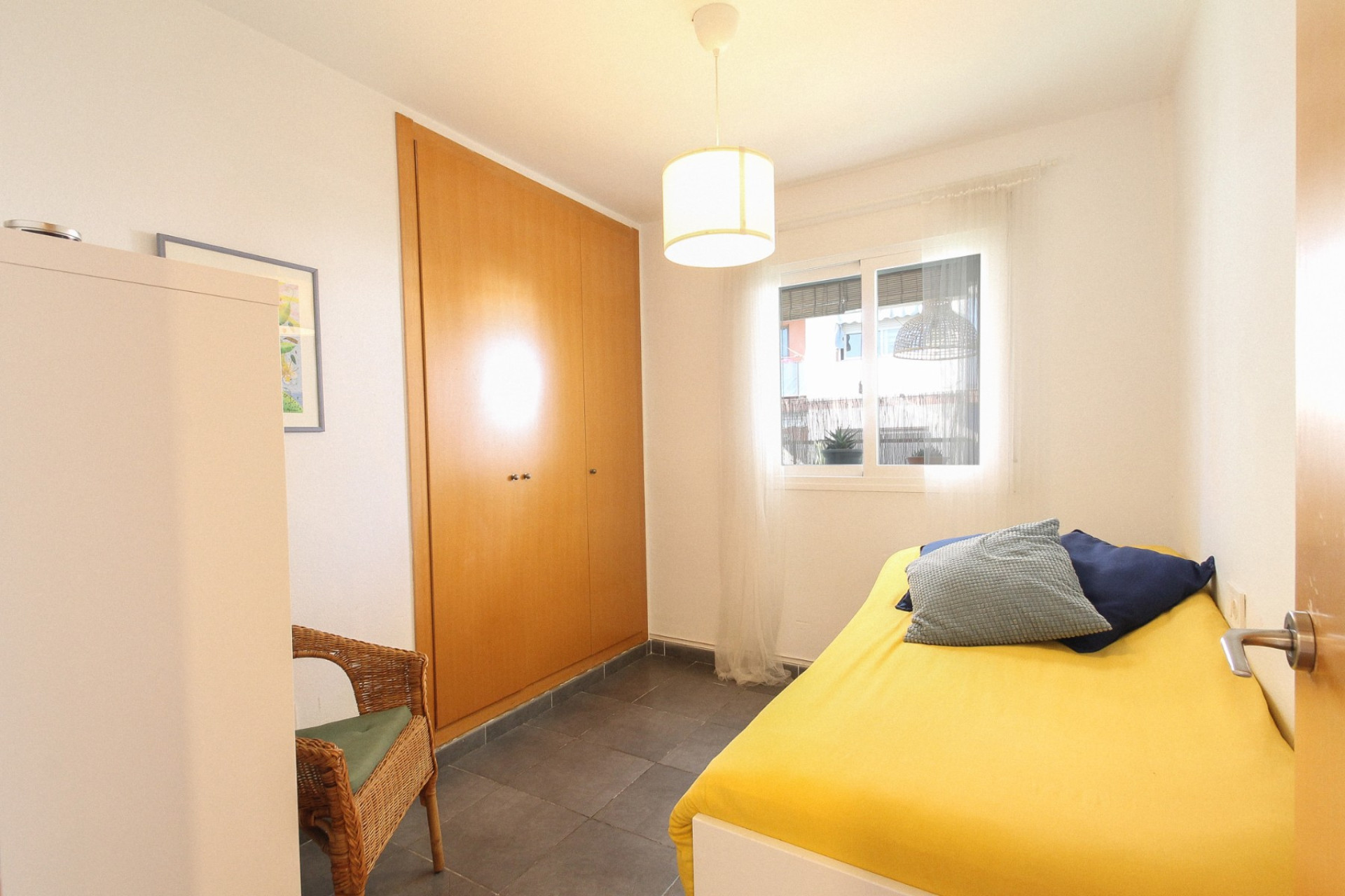 Resale - Apartment -
Alicante - Carolinas Altas