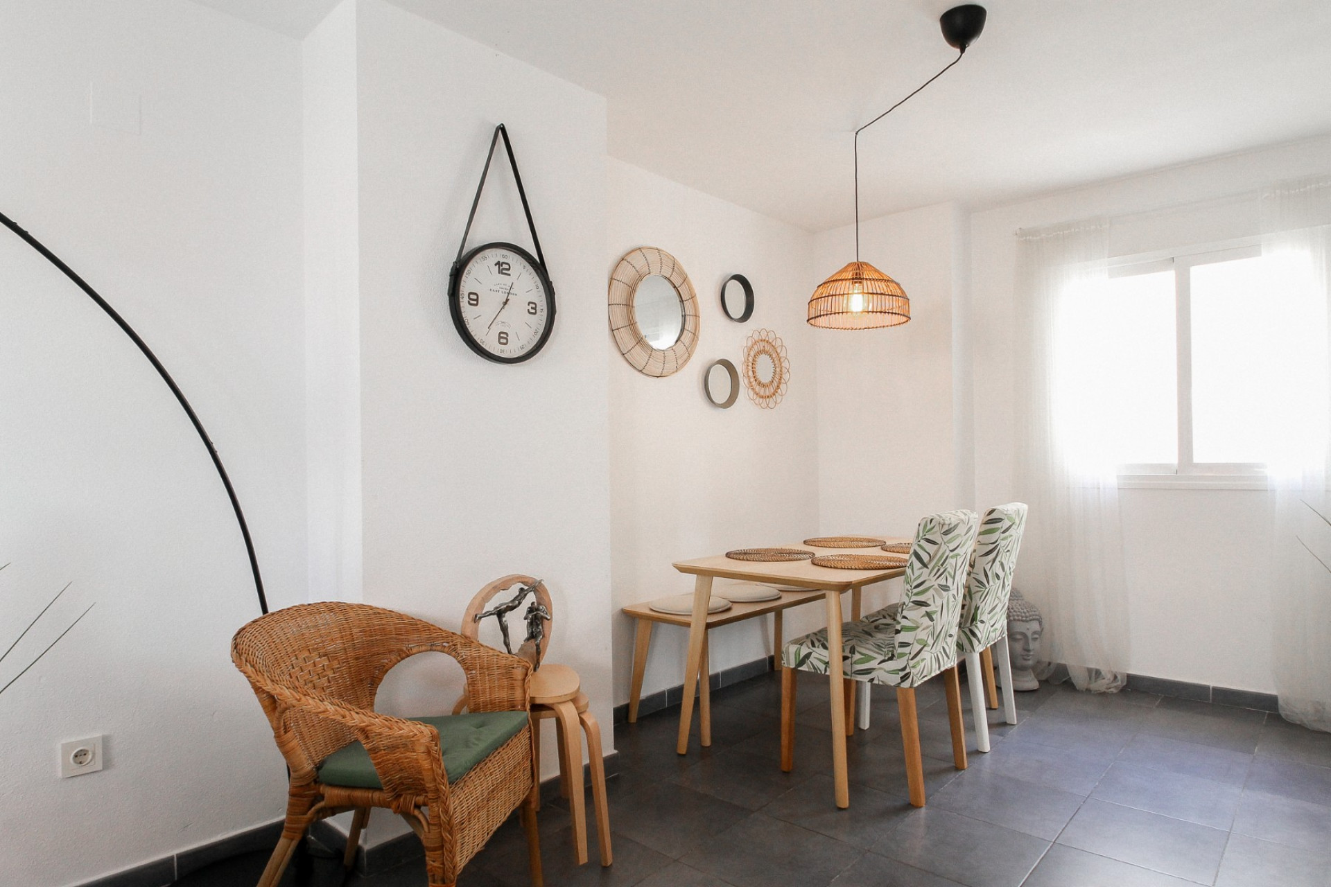 Resale - Apartment -
Alicante - Carolinas Altas