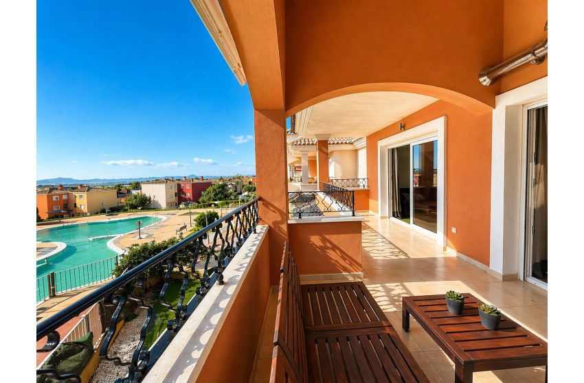 Resale - Apartment -
Altaona Golf and Country Village - Altaona Golf - Country Village