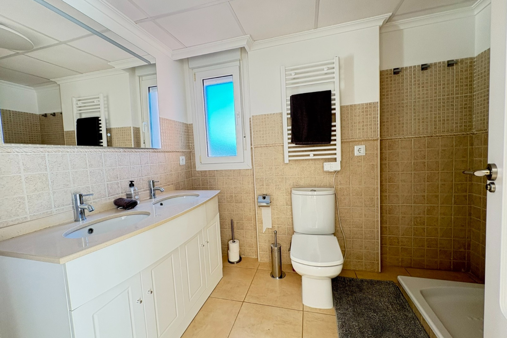 Resale - Apartment -
Altaona Golf and Country Village - Altaona Golf - Country Village