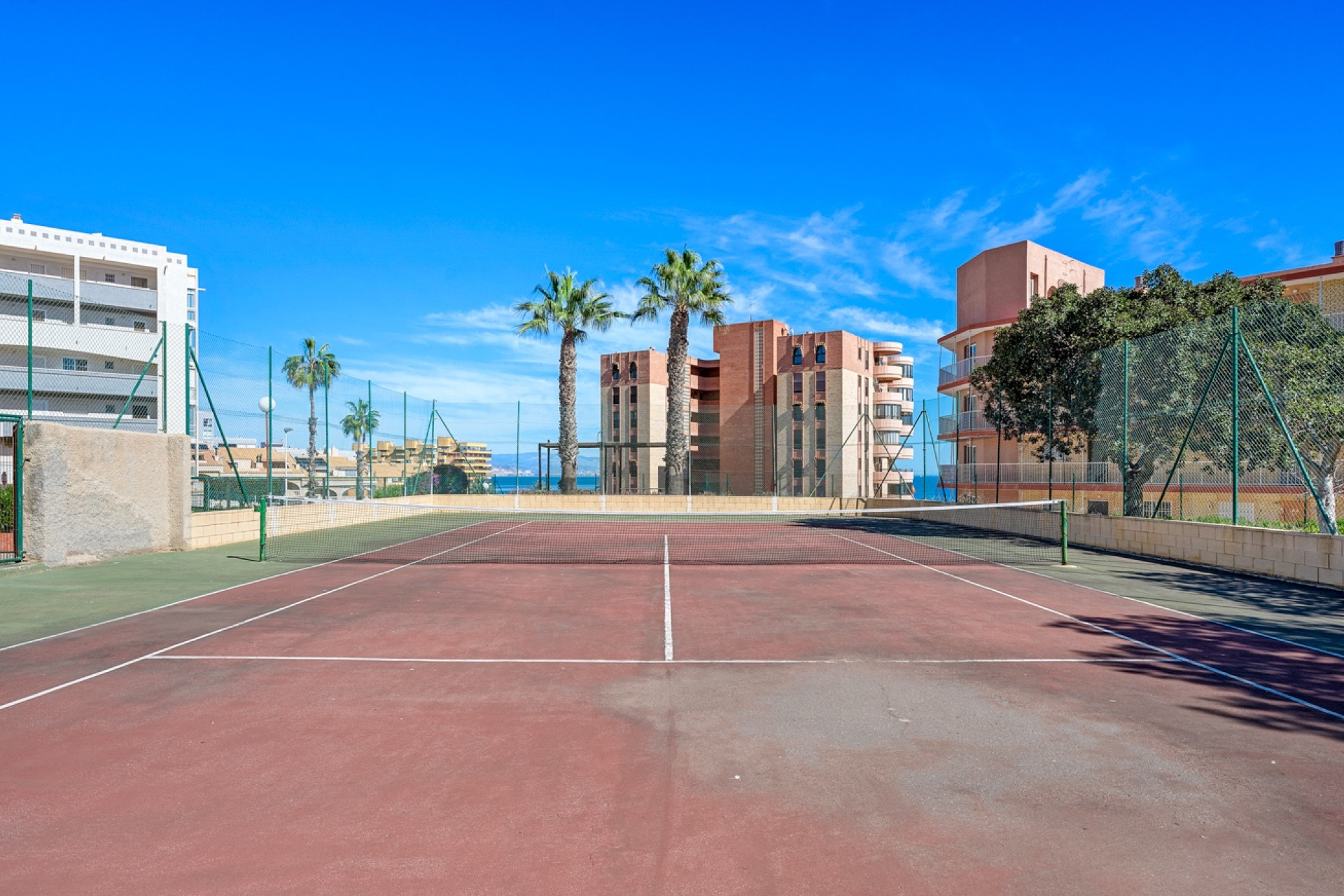 Resale - Apartment -
Arenales del Sol - Segunda linea playa
