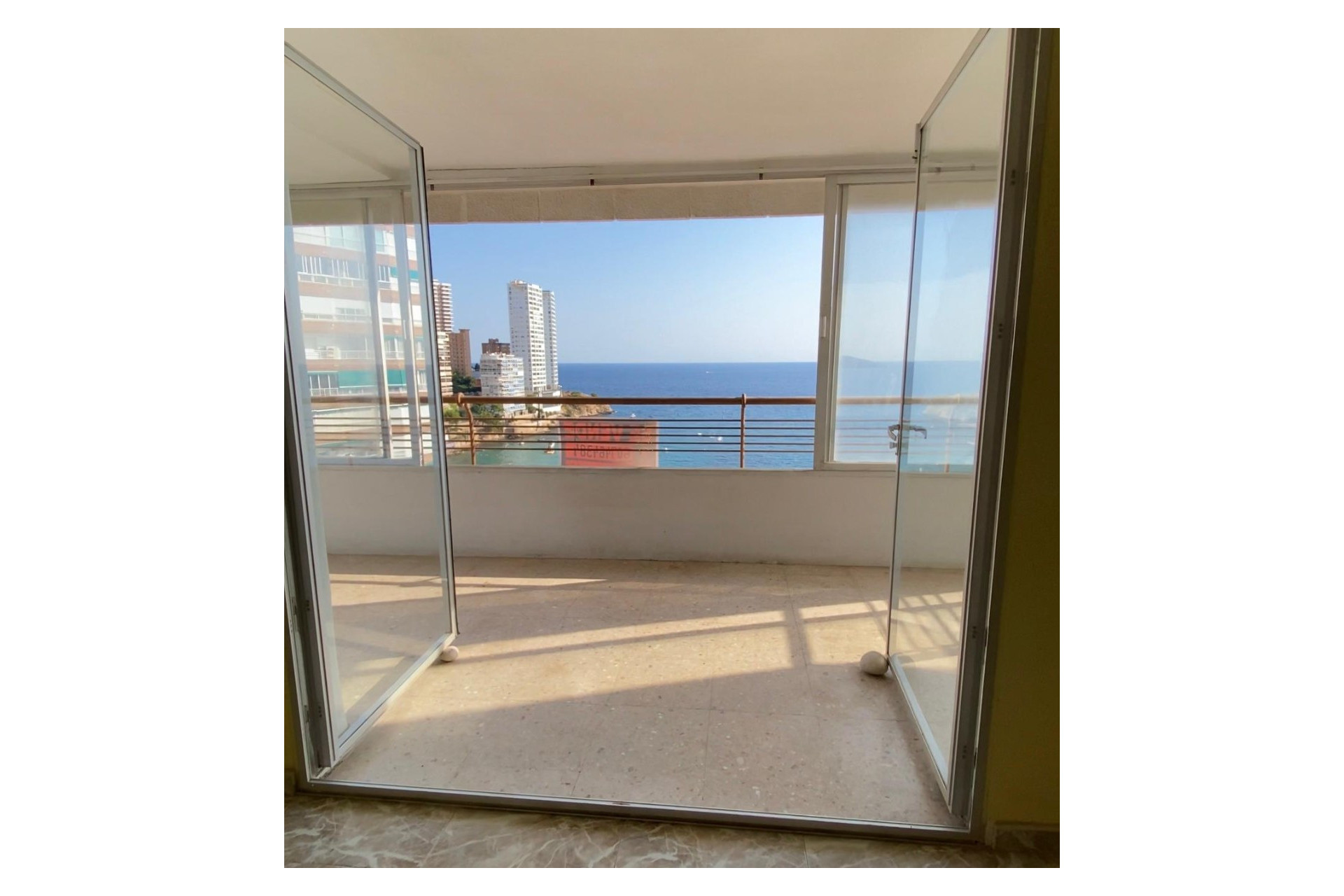 Resale - Apartment -
Benidorm - 1ª Linea De Playa