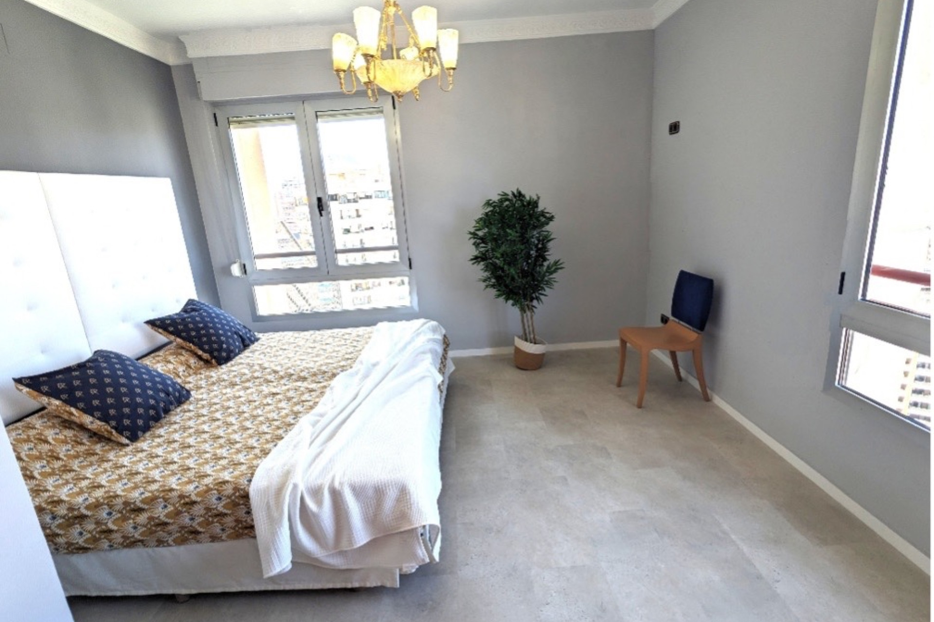 Resale - Apartment -
Benidorm