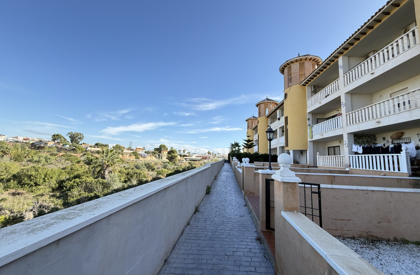 Resale - Apartment -
Cabo Roig
