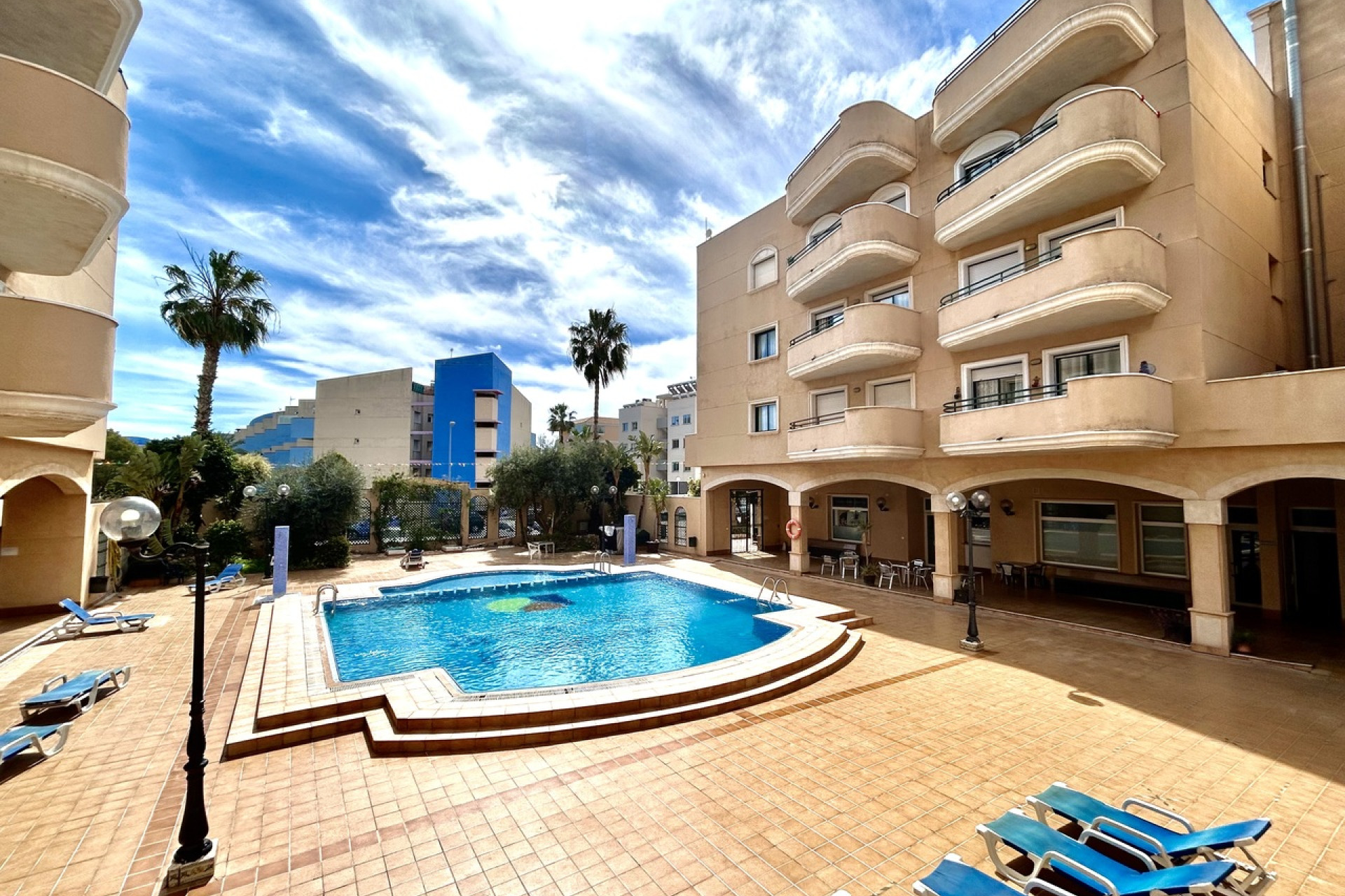 Resale - Apartment -
Cabo Roig