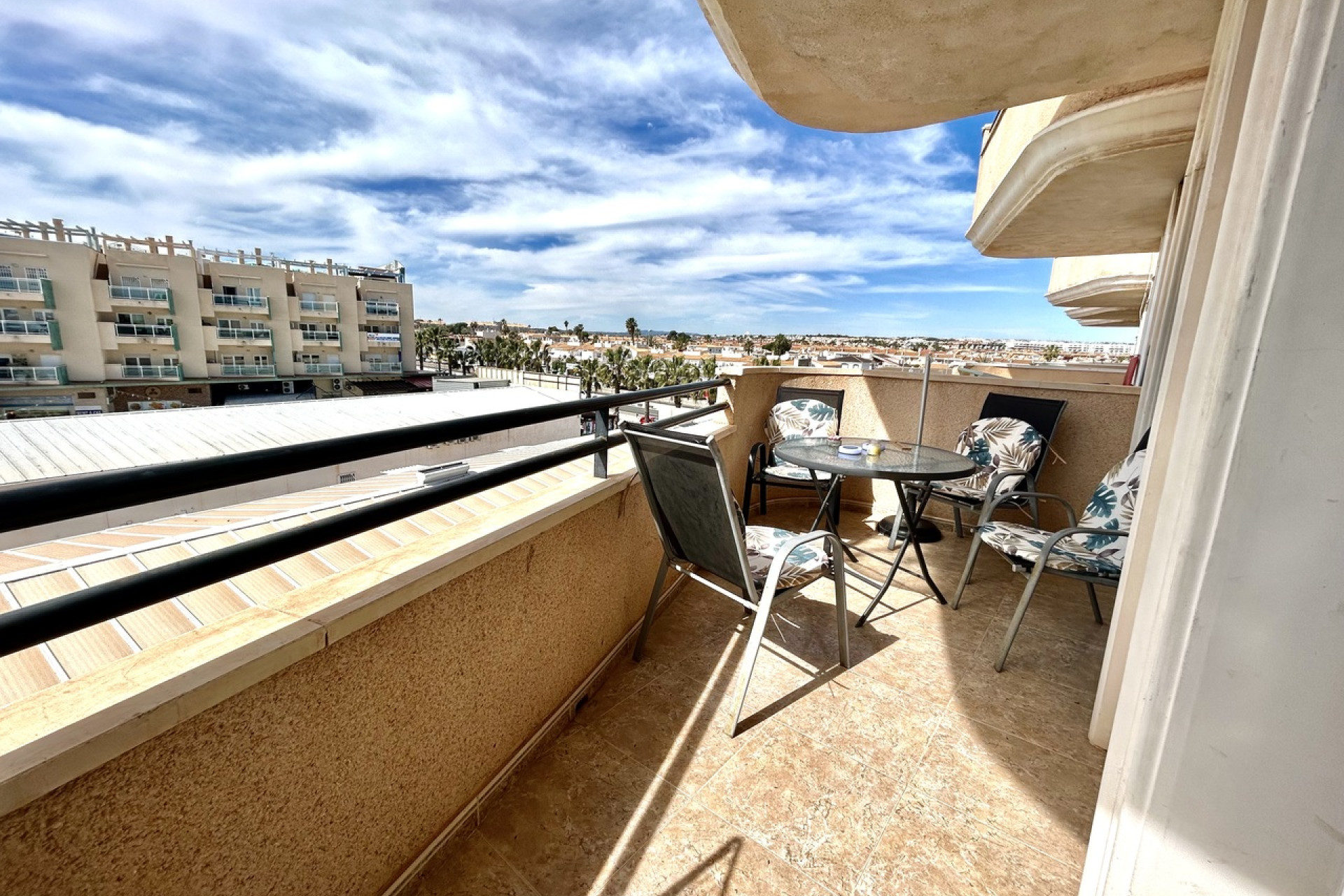 Resale - Apartment -
Cabo Roig