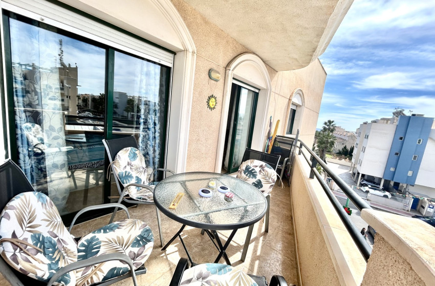 Resale - Apartment -
Cabo Roig