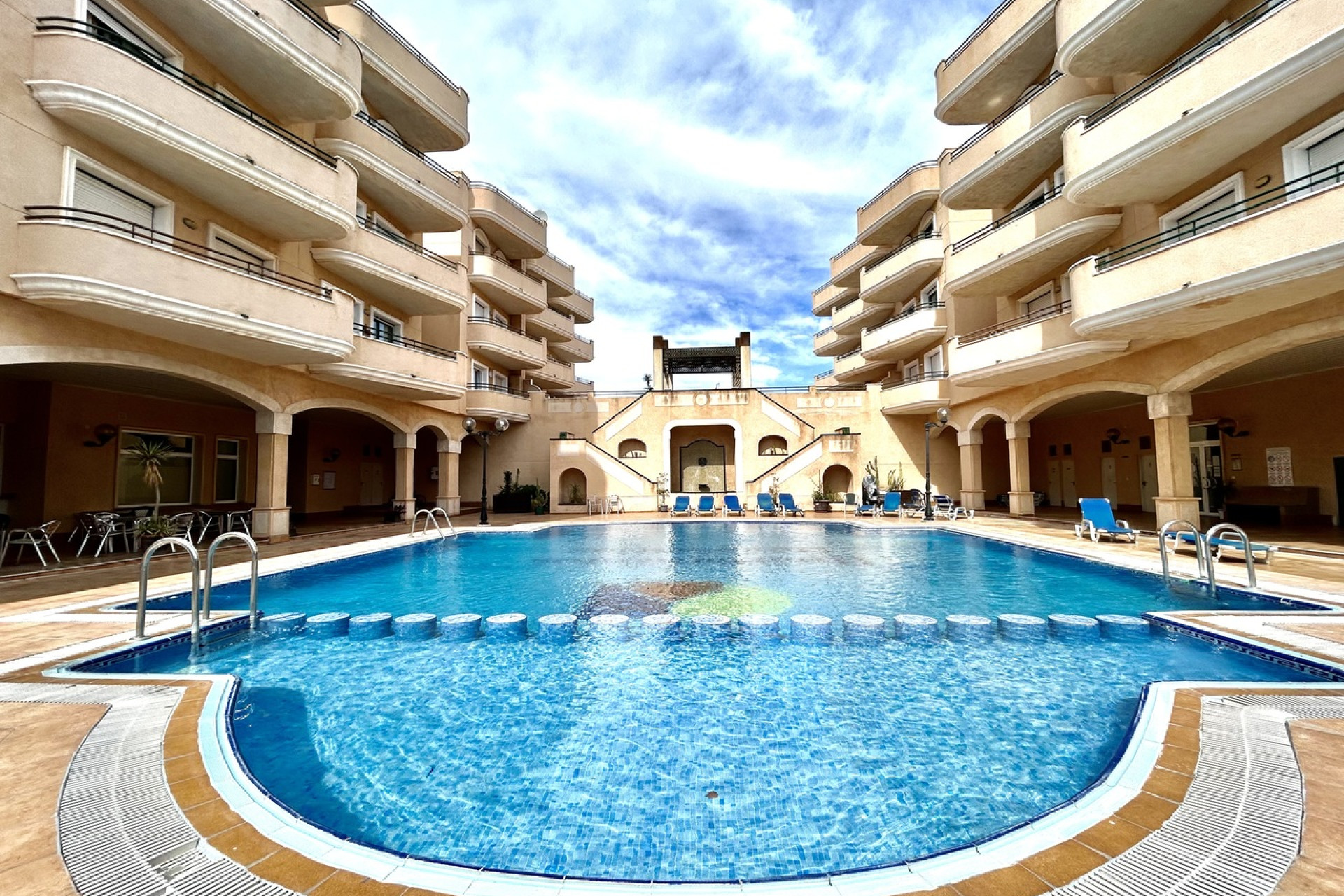 Resale - Apartment -
Cabo Roig