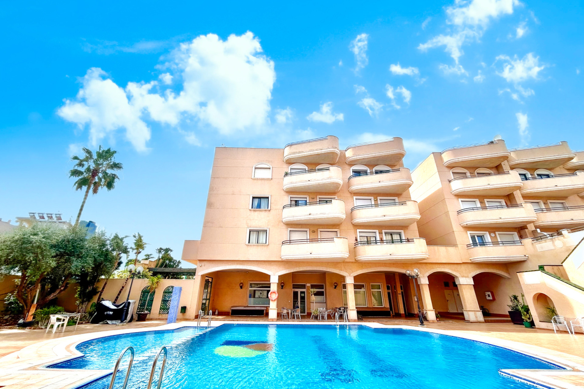 Resale - Apartment -
Cabo Roig