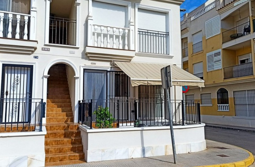 Resale - Apartment -
Formentera del Segura