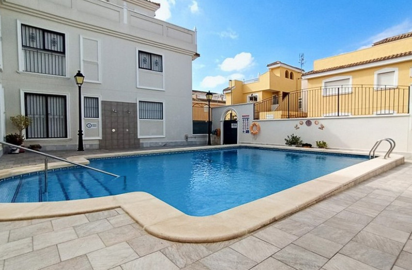 Resale - Apartment -
Formentera del Segura